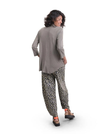 alembika-essential-linen-v-neck-top-sage-leinentop image 2