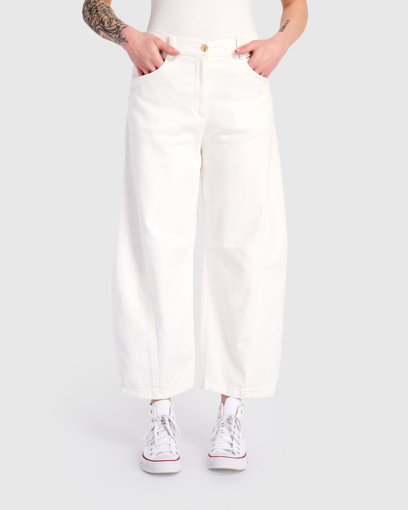 alembika-go-to-barrel-pants-damen-hose-wei image 1