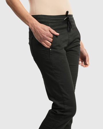 alembika-iconic-stretch-jeans-desires-schwarz image 2