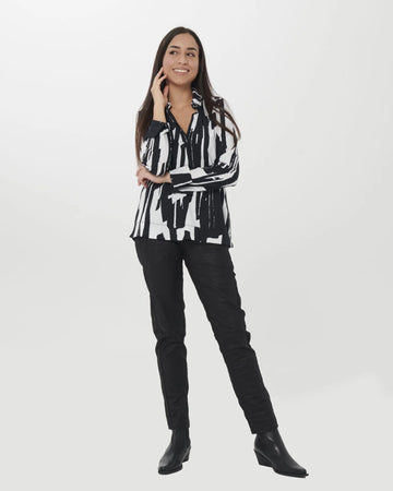alembika-cyber-v-neck-pullover-top-brush image 3