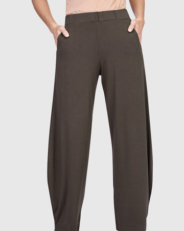 alembika-essential-flow-pants-khaki-damen-hose image 8