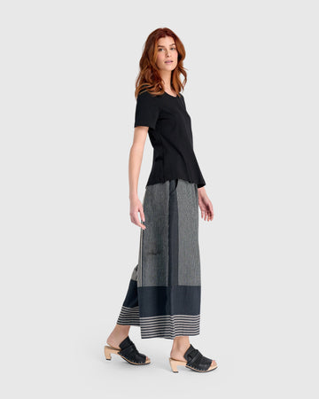 alembika-essential-shaped-tee-damen-schwarz-kurzarm image 6