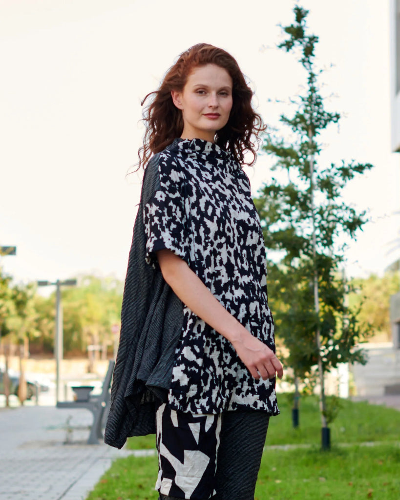 alembika-white-noise-trapeze-top-mono-a-linien-tunika image 1