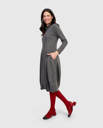 alembika-essential-turtleneck-kleid-grau-cocoon-jerseykleid image 5