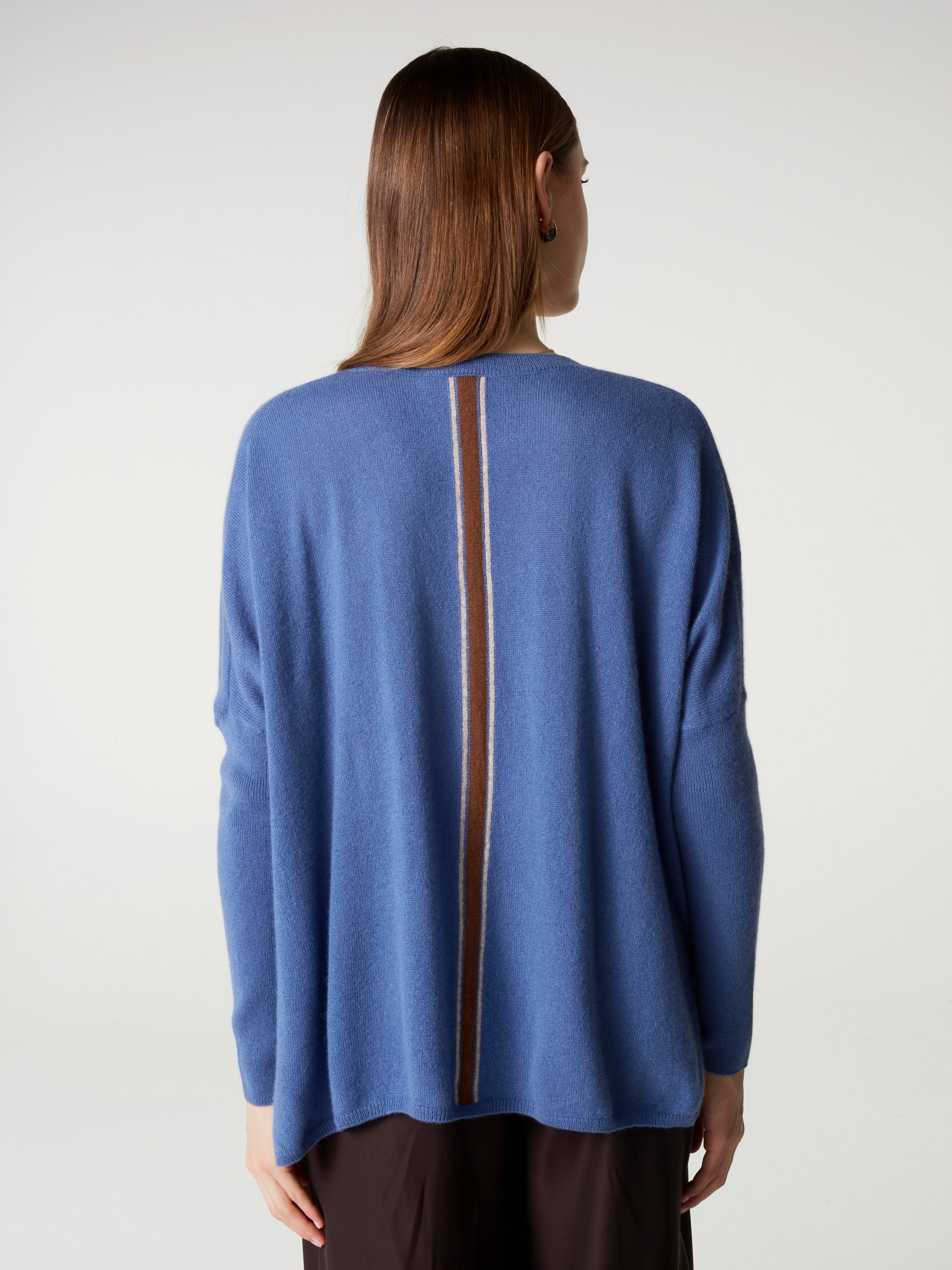 absolut-chloe-poncho-pullover-damen-v-ausschnitt-100-kaschmir-blau-beige image 2