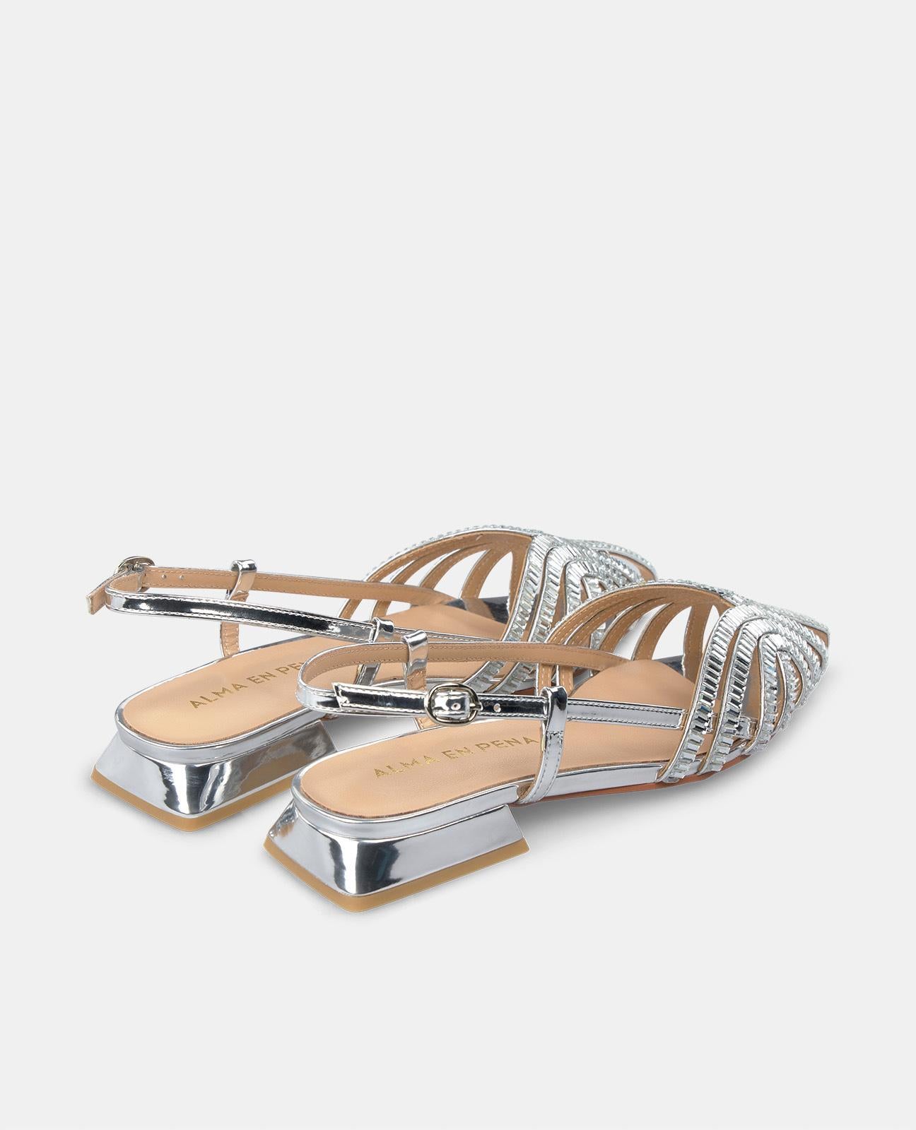 alma-en-pena-clogs-silber-mit-strass-flache-pantolette-spitze-kappe-2-cm image 4
