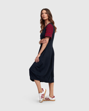 alembika-saint-marie-crew-cocoon-kleid-navy-midi-jersey image 8