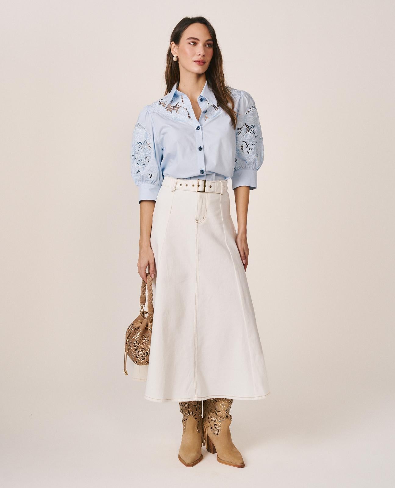 alma-en-pena-popeline-baumwoll-bluse-blau-mit-stickerei image 2