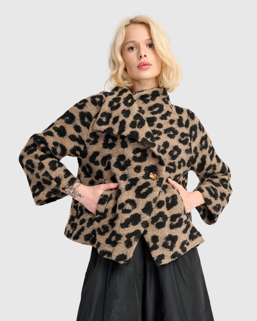 alembika-wildcard-cozy-jacke-leopard image 1