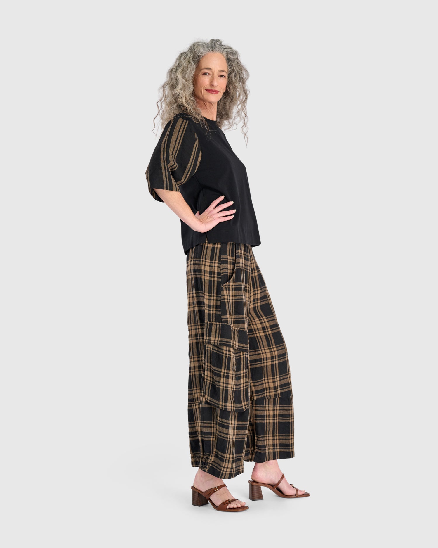 alembika-linen-wide-cargo-pants-sepia-plaid-leinen image 6