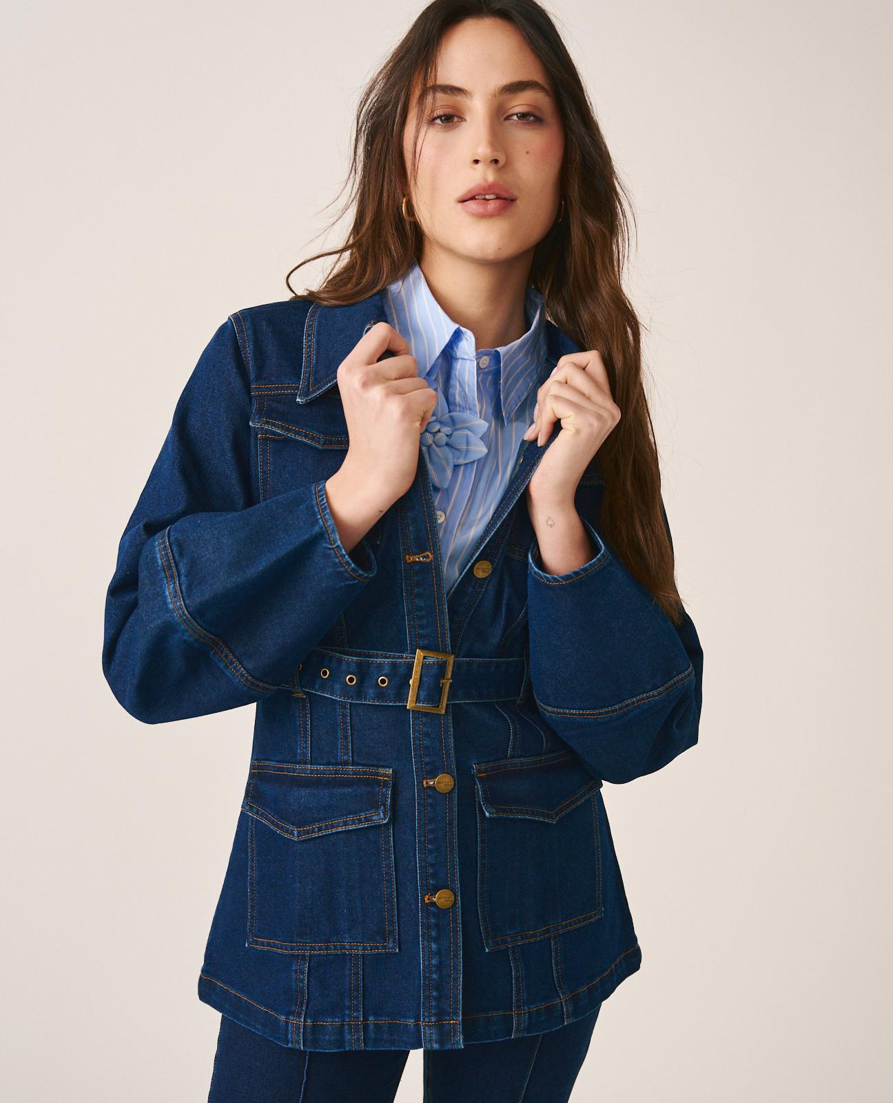 alma-en-pena-jeansjacke-f-r-damen-in-dunkelblau-mit-tailleng-rtel image 2