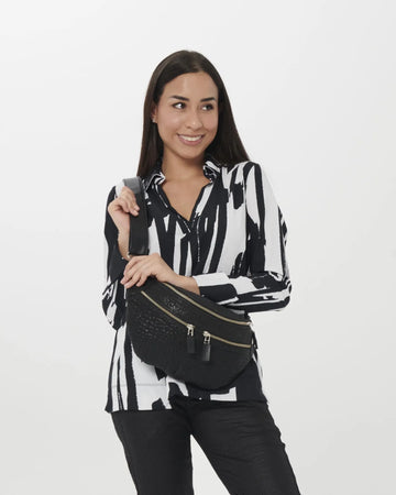 alembika-cyber-v-neck-pullover-top-brush image 6