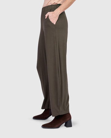alembika-essential-flow-pants-khaki-damen-hose image 5