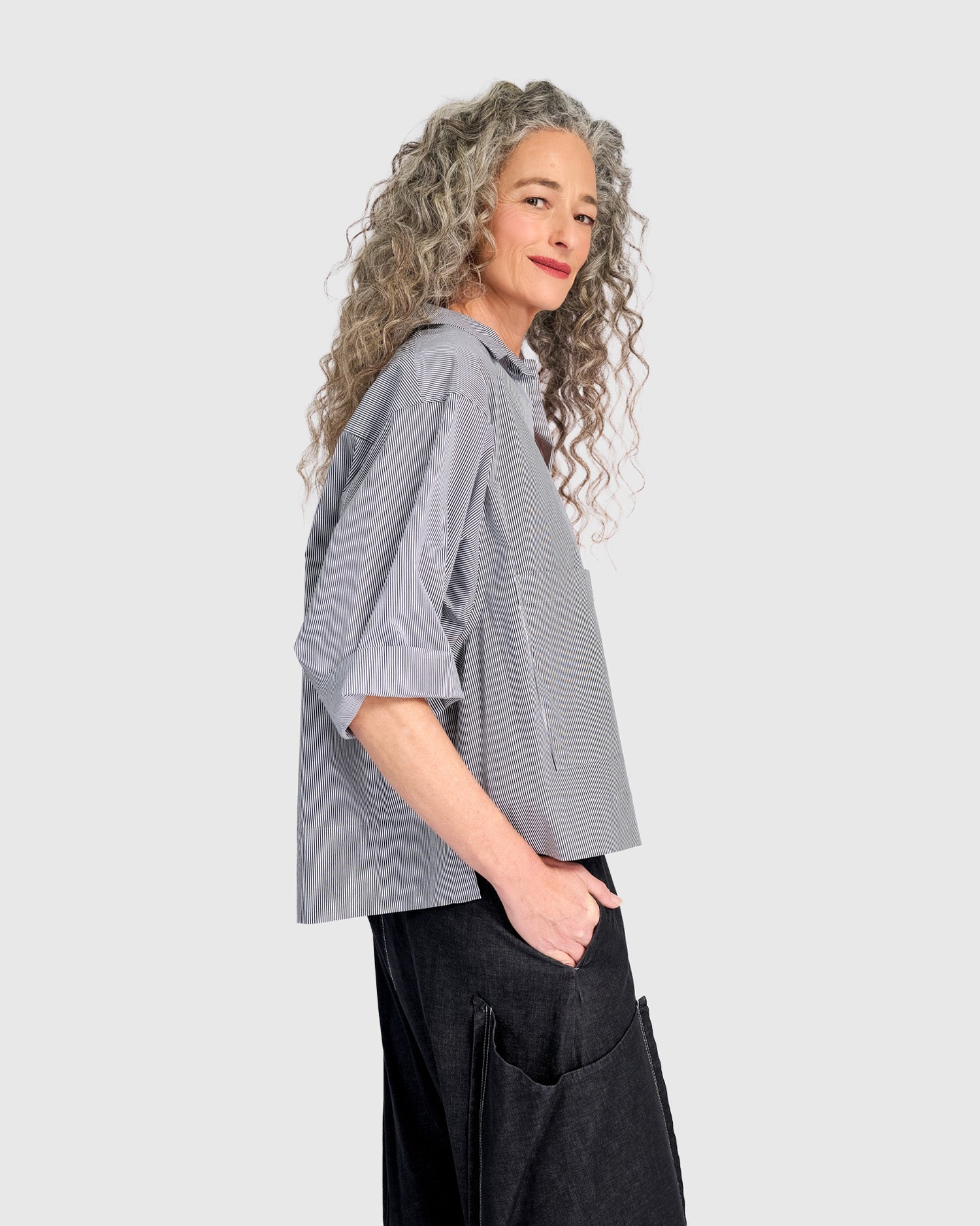 alembika-layla-box-shirt-black-white-stripe-bluse image 4