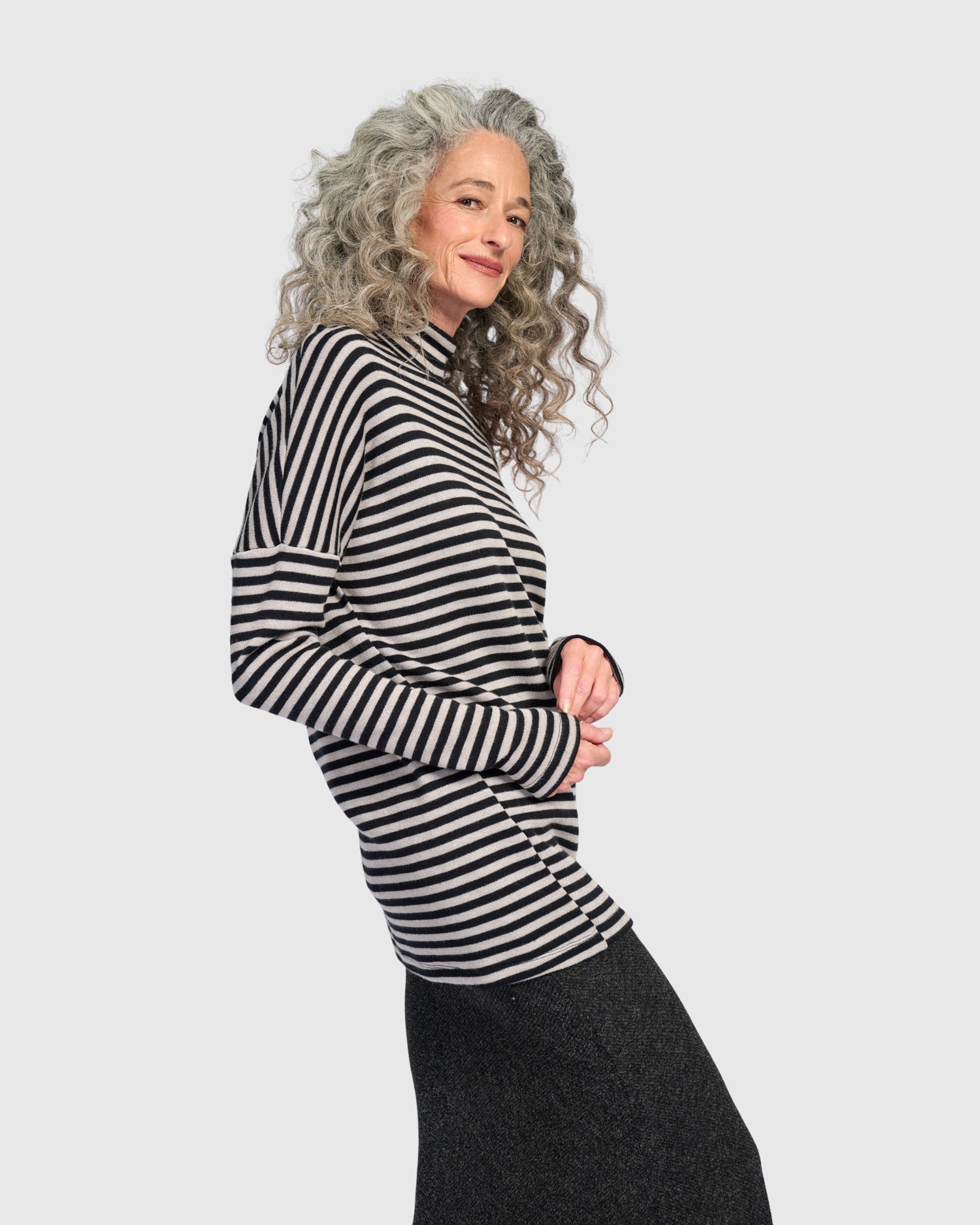 alembika-urban-kusk-turtleneck-tunika-black-cloud-stripe image 4