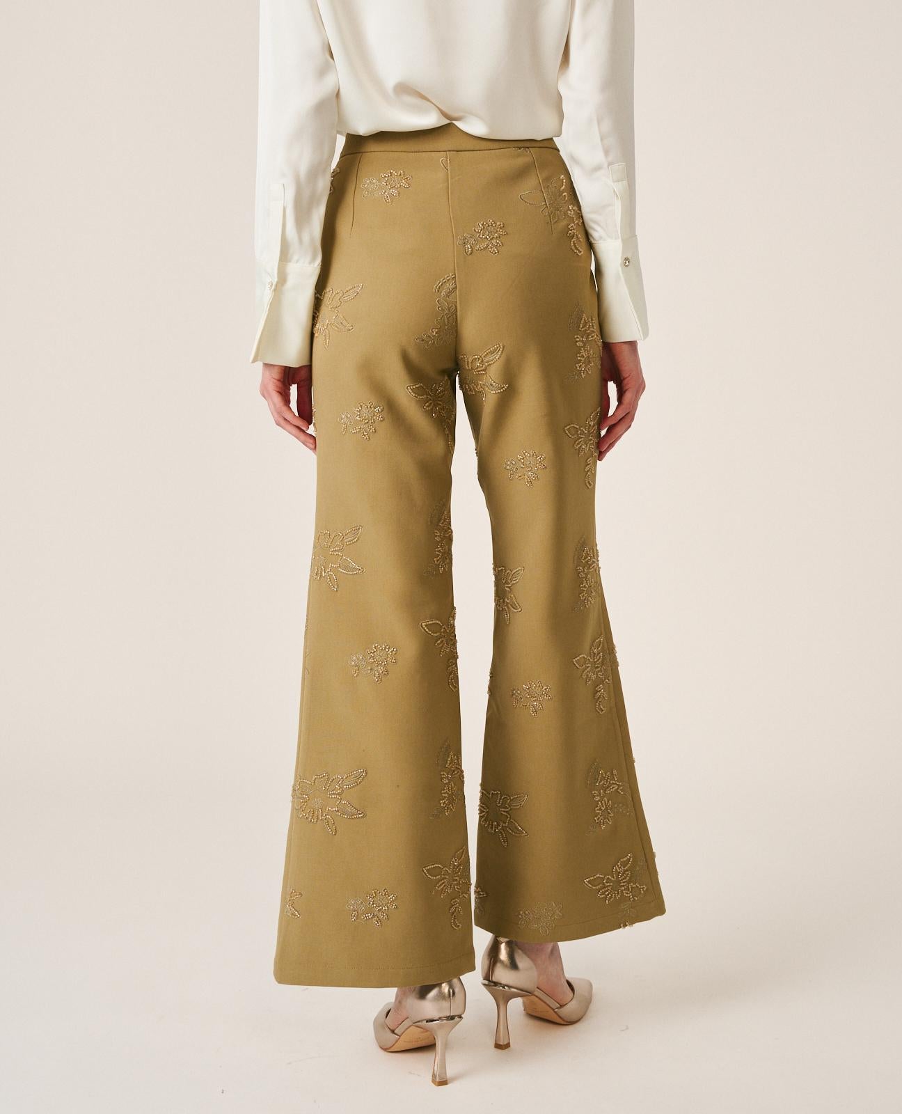 alma-en-pena-crepe-pants-damen-hose-crepe-blumestickerei-caqui image 6
