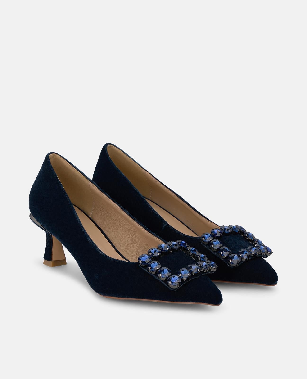alma-en-pena-samt-pumps-blau-schmuck-schnalle-6-cm-trichterabsatz image 2