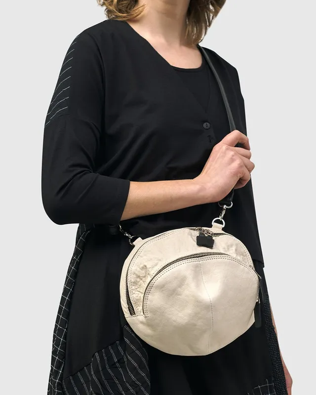 alembika-circle-canteen-tasche-ivory-leder image 1