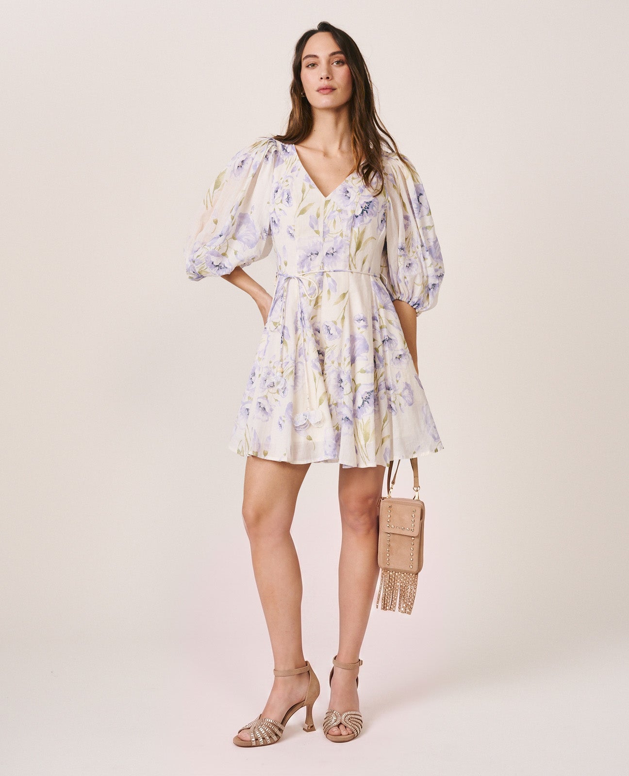 alma-en-pena-minikleid-floral-puff-rmel-v-ausschnitt-viskose image 2