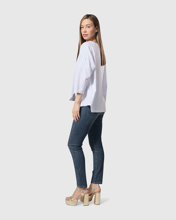 alembika-hip-to-be-square-top-white-baumwoll-shirt image 2