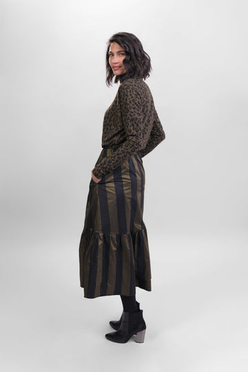 alembika-chiu-mockneck-top-moss-leo image 4