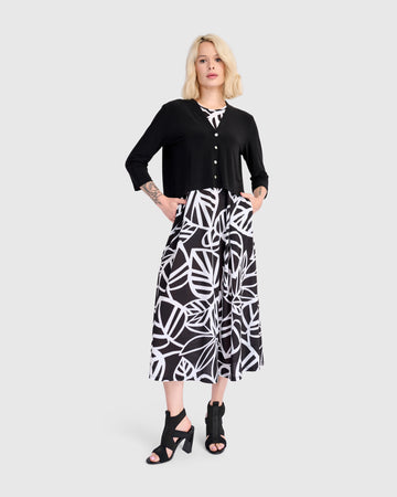 alembika-essential-slinky-cardigan-cropped-schwarz image 8