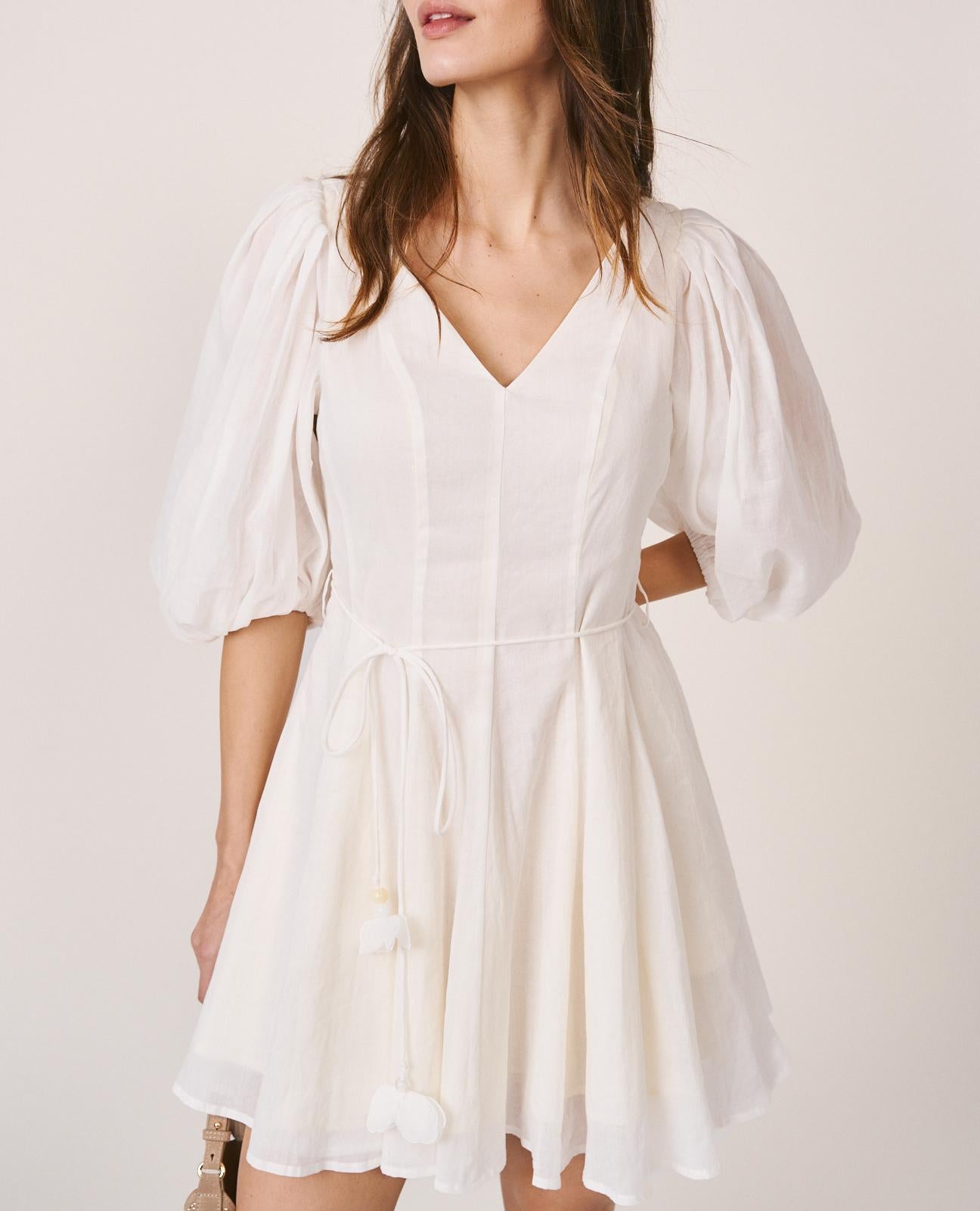 alma-en-pena-63328-mini-kleid-wei-v-ausschnitt-puff-rmel image 5