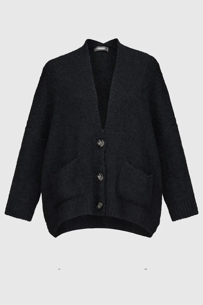 alembika-signature-cardy-strickjacke-schwarz-oversize image 1