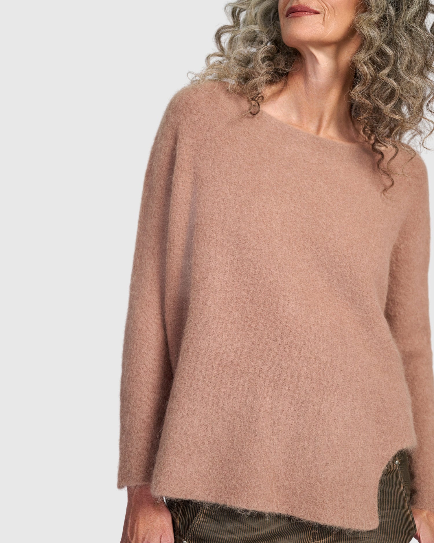 alembika-sculpt-boxy-sweater-almond image 2
