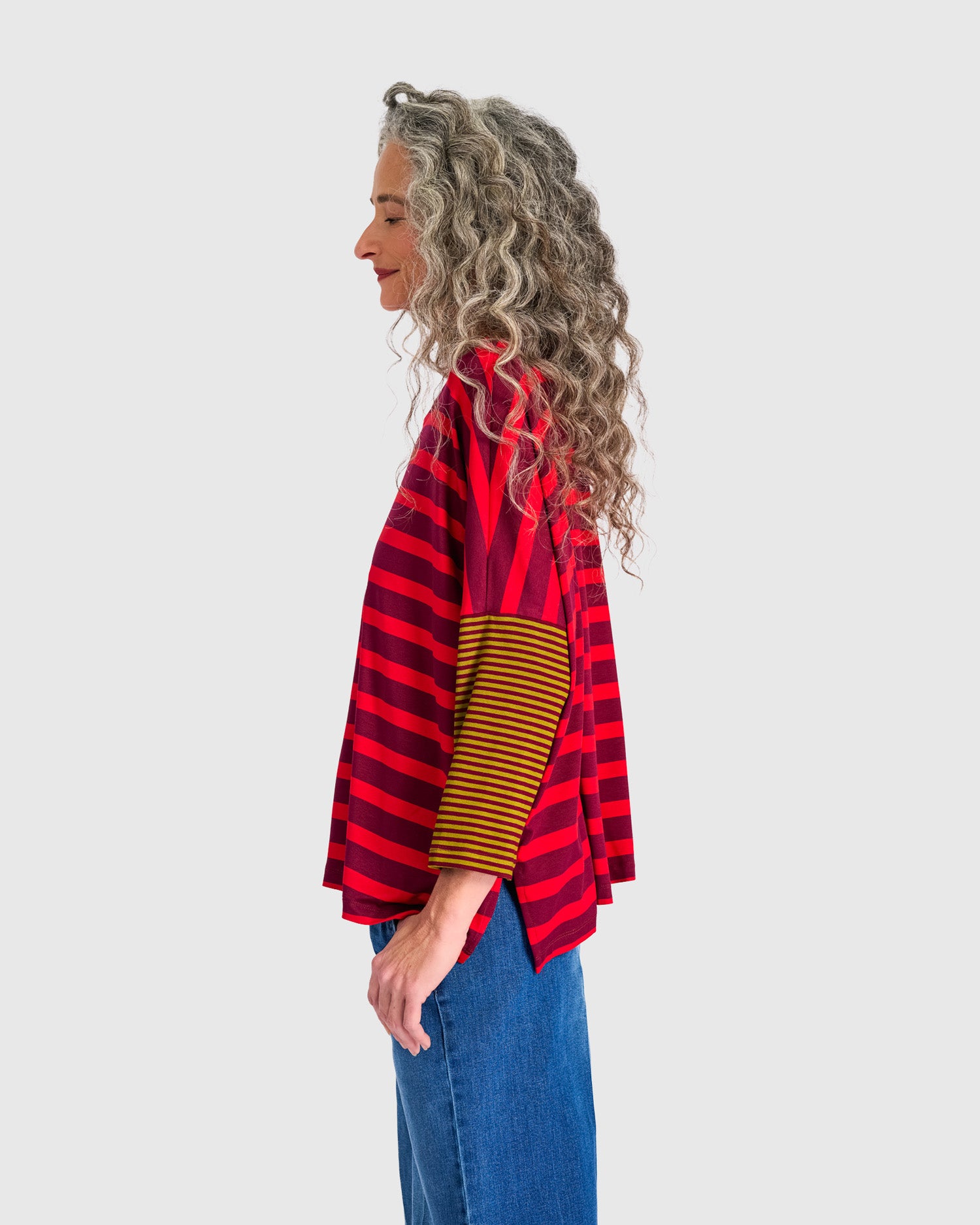 alembika-ruby-boxy-tee-damen-shirt-red-stripe image 4