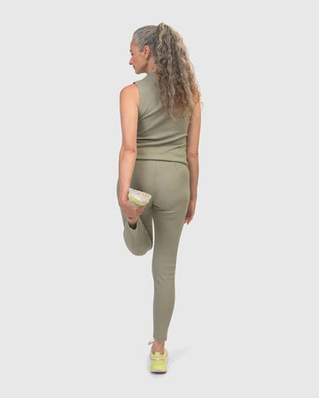 alembika-asana-high-neck-top-nature-tank-top image 8