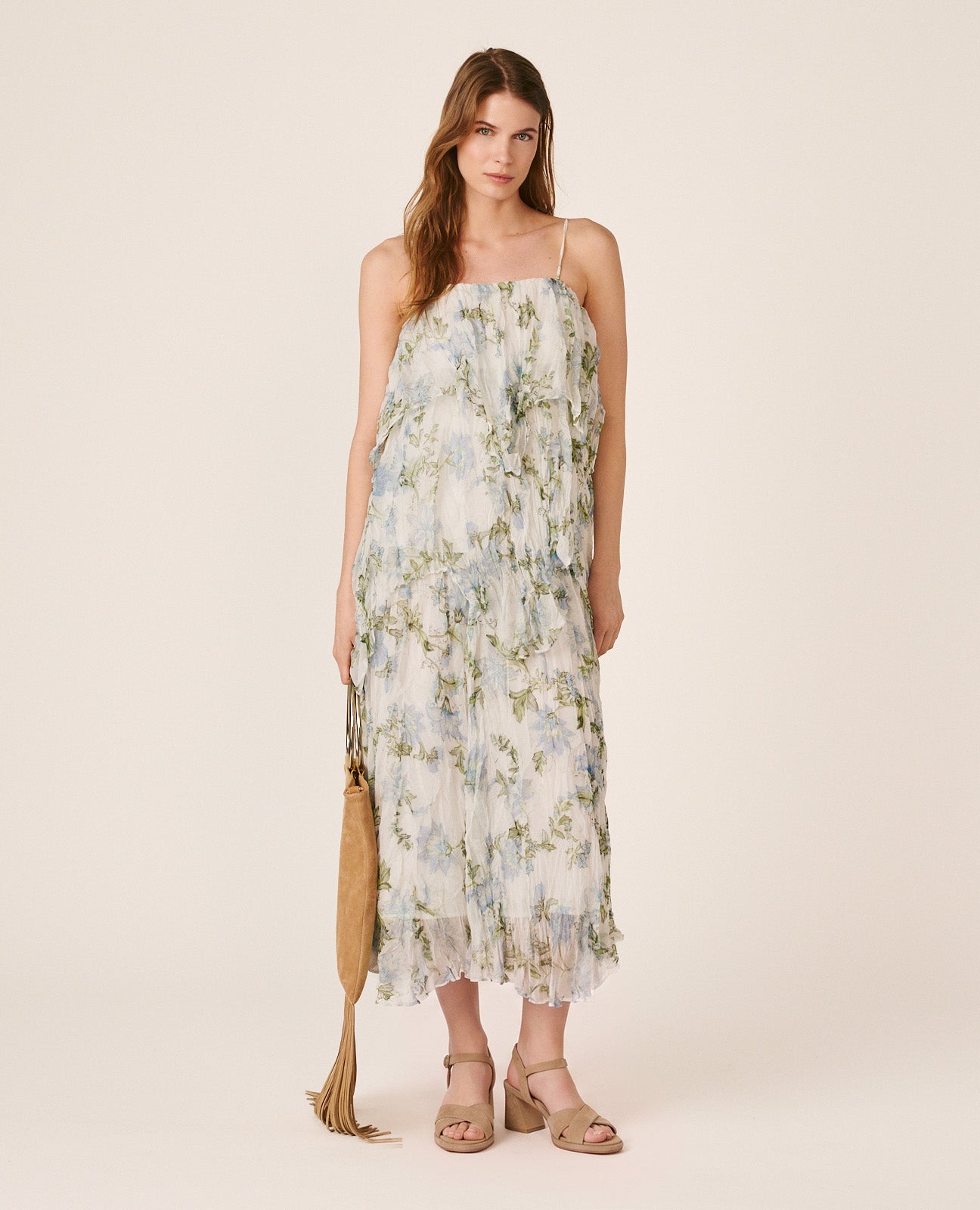 alma-en-pena-chiffonkleid-midi-blumen-blau-r-schen image 1