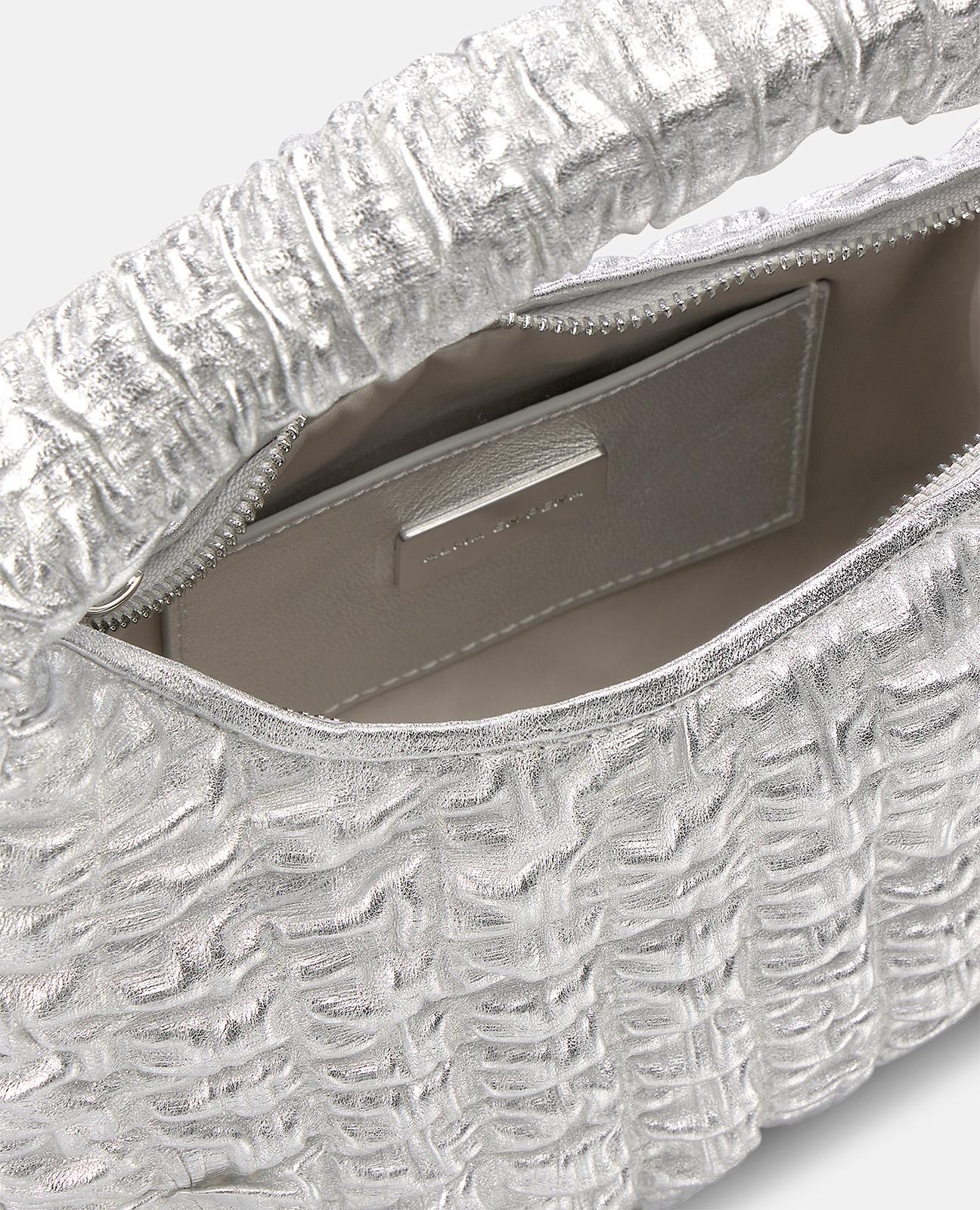 alma-en-pena-embossed-bag-leder-umh-ngetasche-silber-gepr-gt image 5