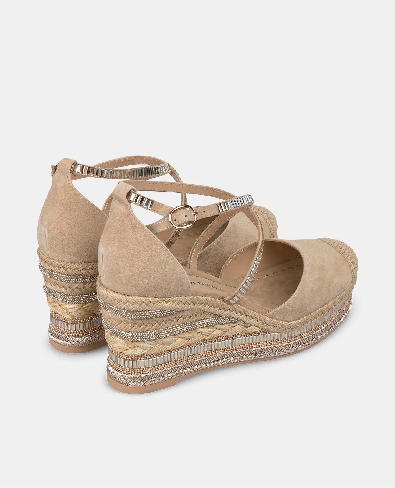 alma-en-pena-keilsandalette-mit-stickerei-arena-5-cm-absatz image 3