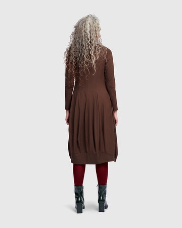 alembika-essential-turtleneck-cocoon-kleid-umber image 5