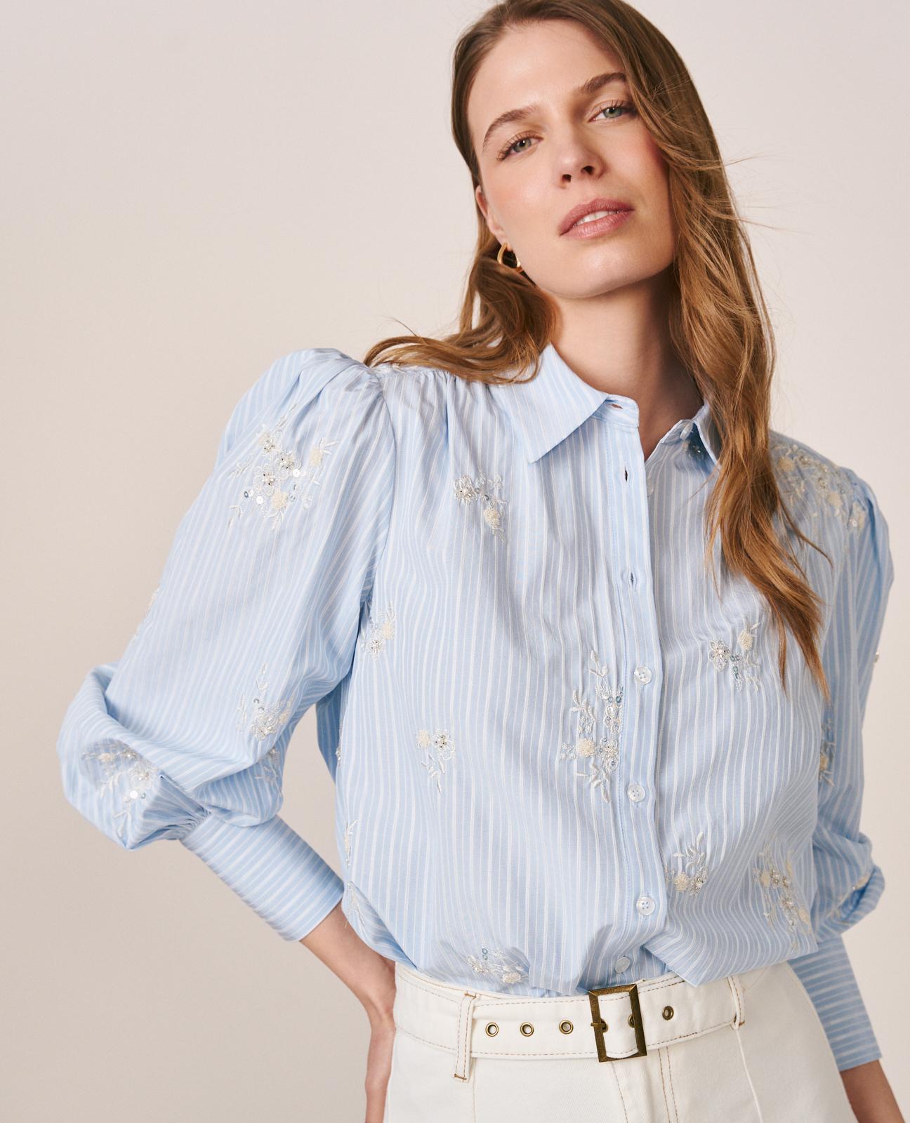 alma-en-pena-gestreifte-popeline-bluse-mit-stickerei-puff-rmel-blau image 3