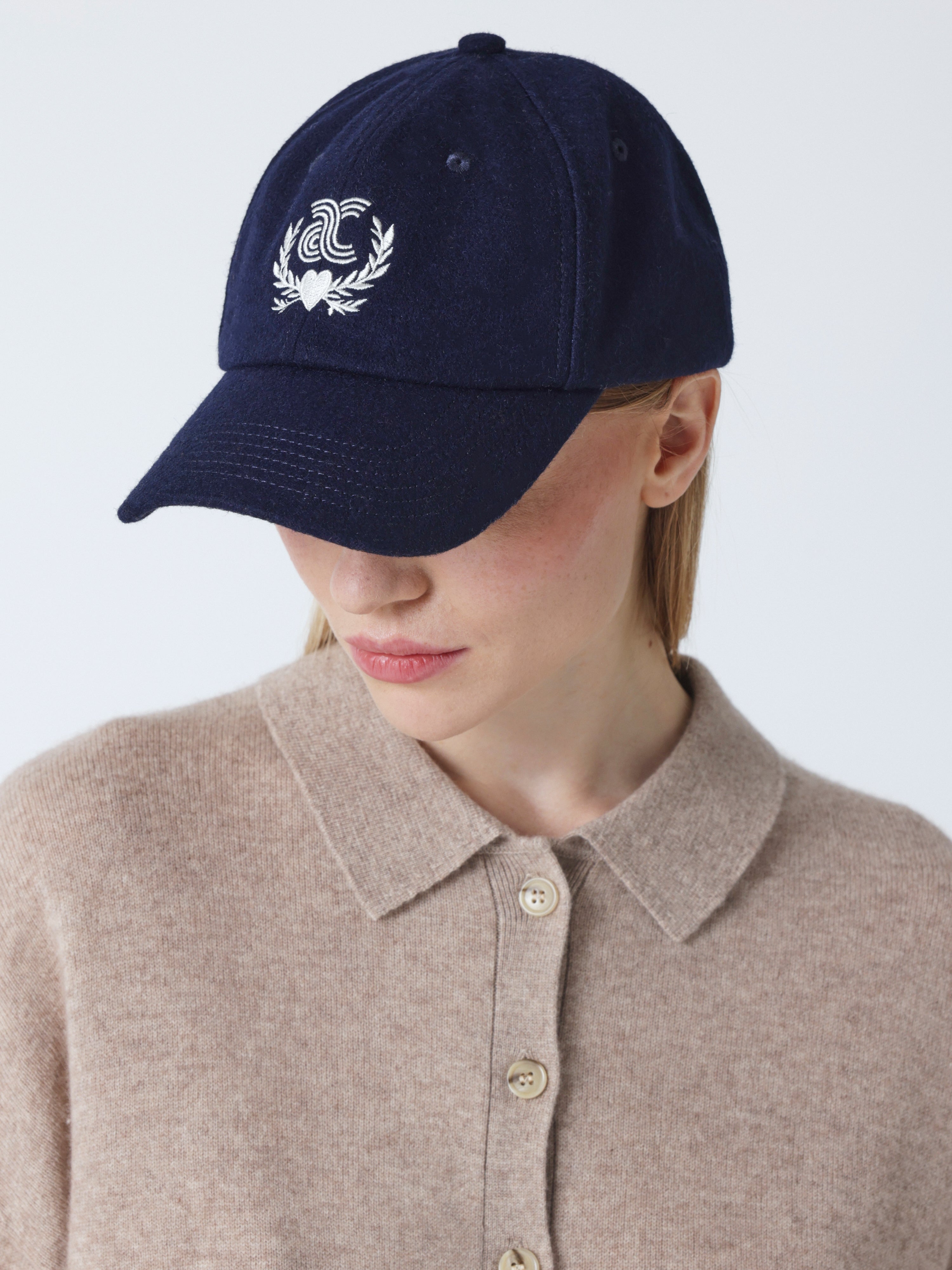 absolut-boost-cap-unisex-woll-cap-mit-stickerei-navy image 4