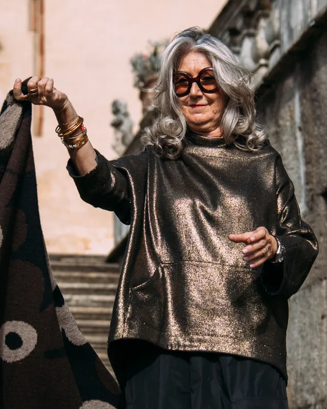 alembika-roxy-pullover-top-gold-metallic image 1