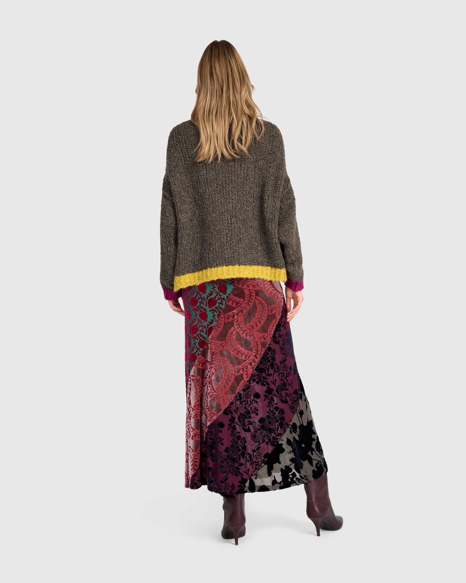 alembika-riff-boucle-sweater-truffle-pullover image 5