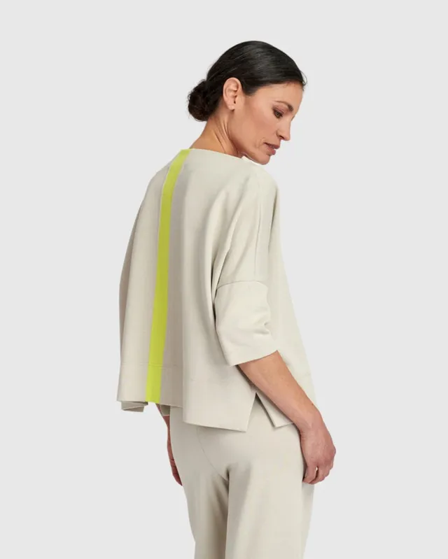 alembika-urban-boxy-top-cream-boxy-top-mit-stehkragen-und-kontraststreifen image 1