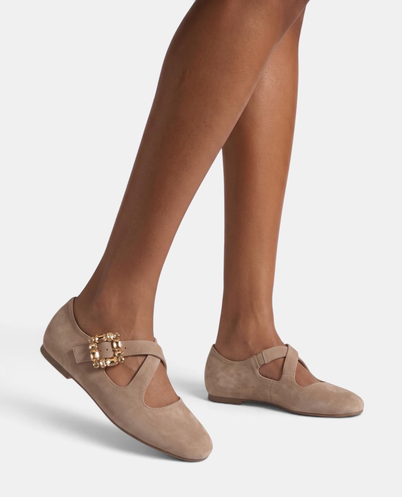 alma-en-pena-ballerina-wildleder-ballerina-arena-mit-schnalle-und-schmuck image 5