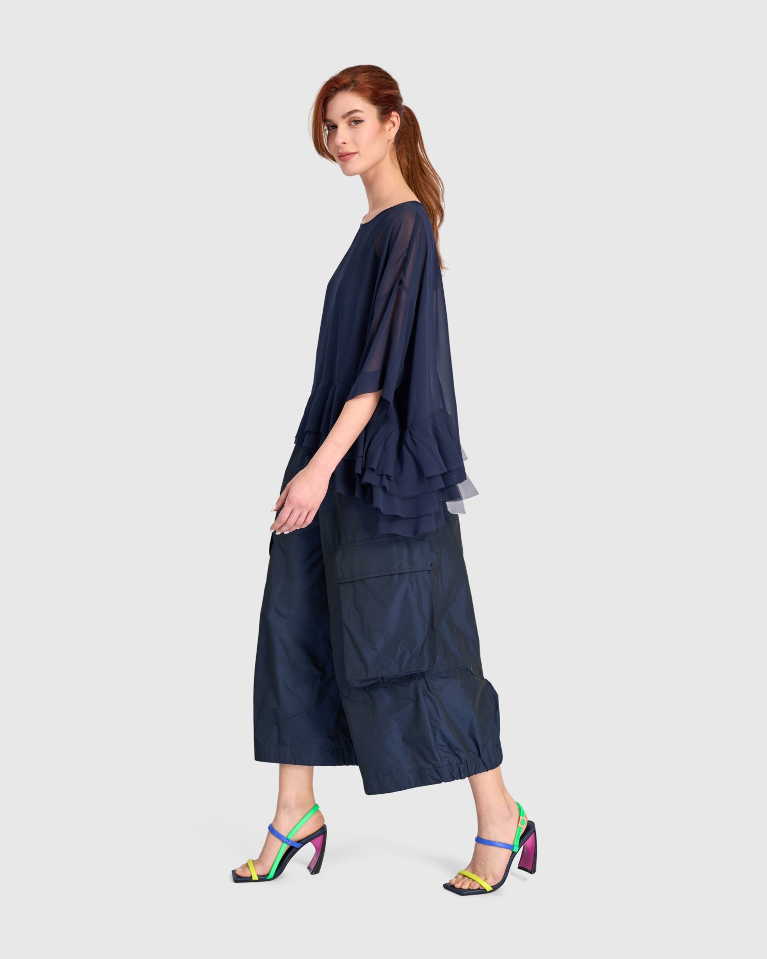 alembika-veiled-chiffon-top-ink-boxy-mit-slip image 4