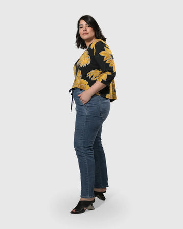 alembika-kona-crop-cardigan-gold-jacke image 4