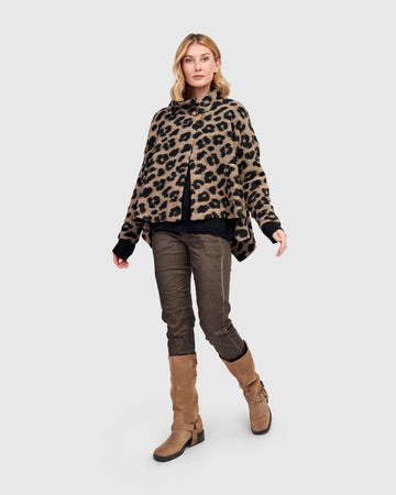 alembika-nyx-cozy-cape-jacke-leopard image 8