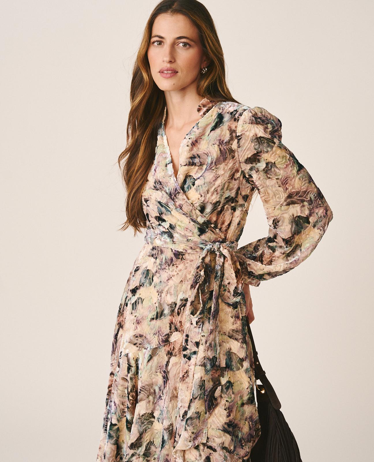 alma-en-pena-printed-silk-midikleid-mit-wickel-v-ausschnitt-rosa image 1