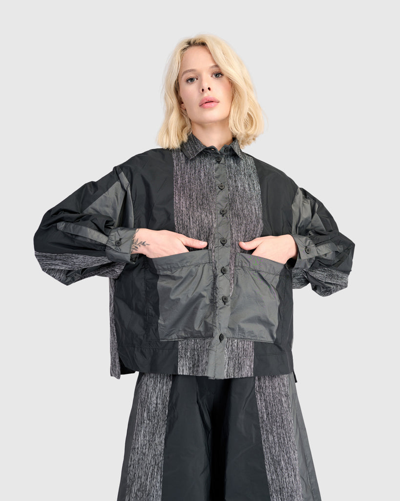 alembika-gauntlet-boxy-shirt-iron-bluse image 1