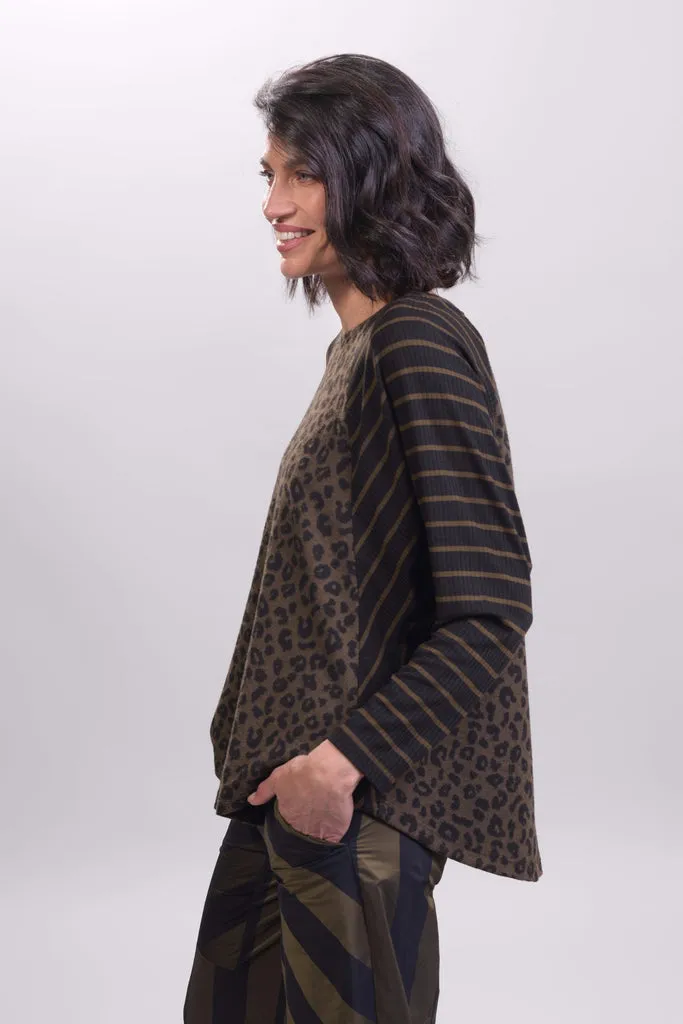 alembika-chiu-raglan-top-moss image 1