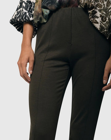 alembika-essential-slim-pants-schlanke-hose-woods image 3