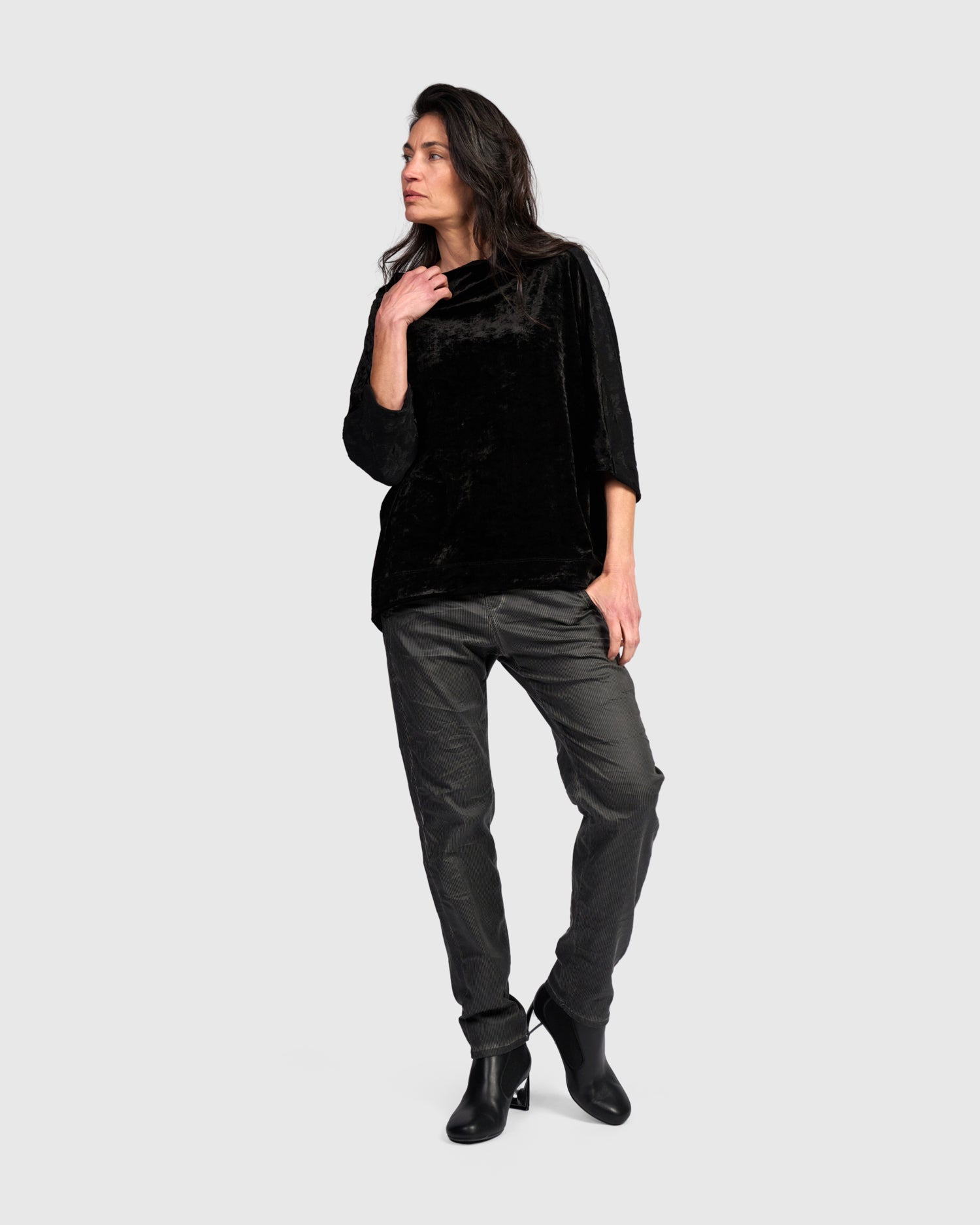 alembika-aster-funnel-pullover-top-black-flora image 3