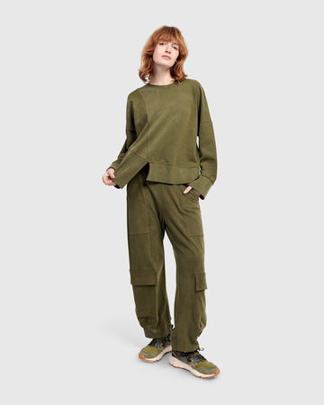 alembika-urban-sirocco-crewneck-top-olive image 7